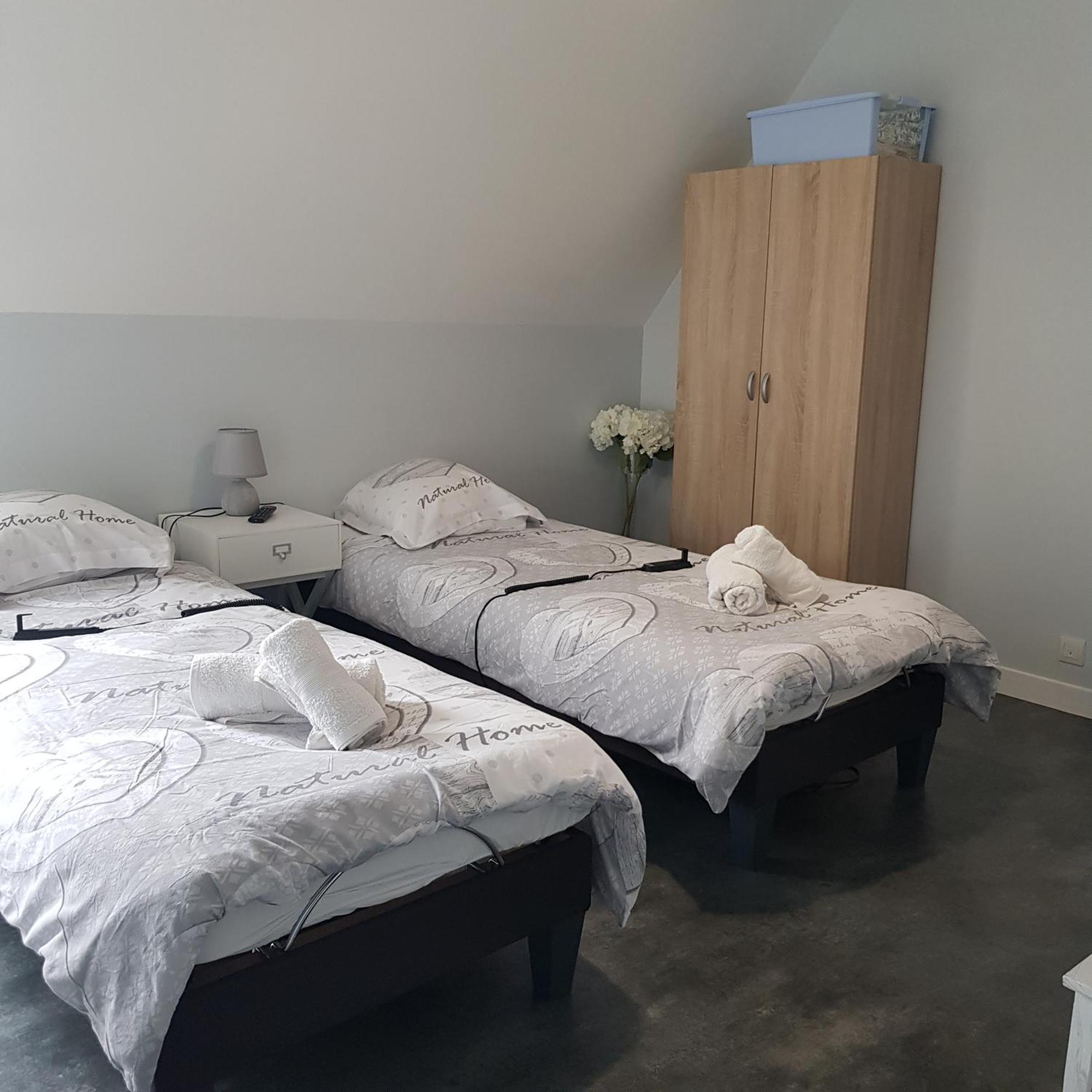Grande Chambre Entre Caen Et La Mer Chambre Terrasse Jardin Et Piscine Mathieu Luaran gambar
